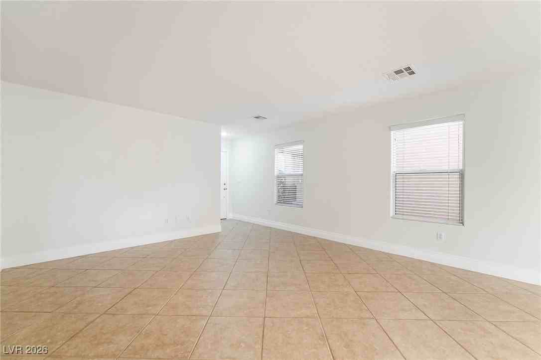 11119 Tuscolana St - Photo 4 of 22