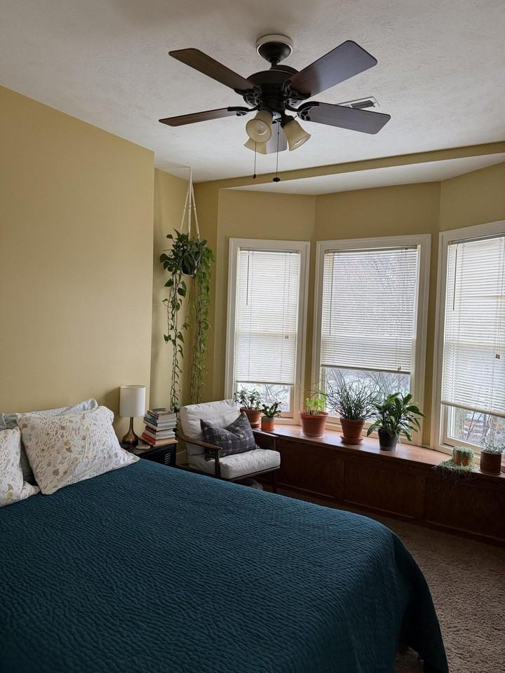 638 Wealthy St Se - Photo 5 of 7