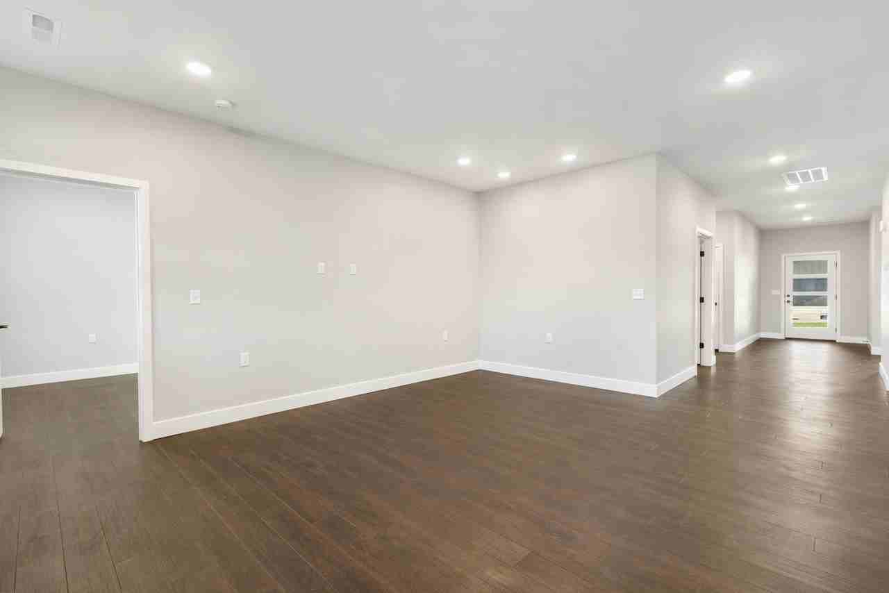 5955 S Farm Road 163 - Photo 3 of 20