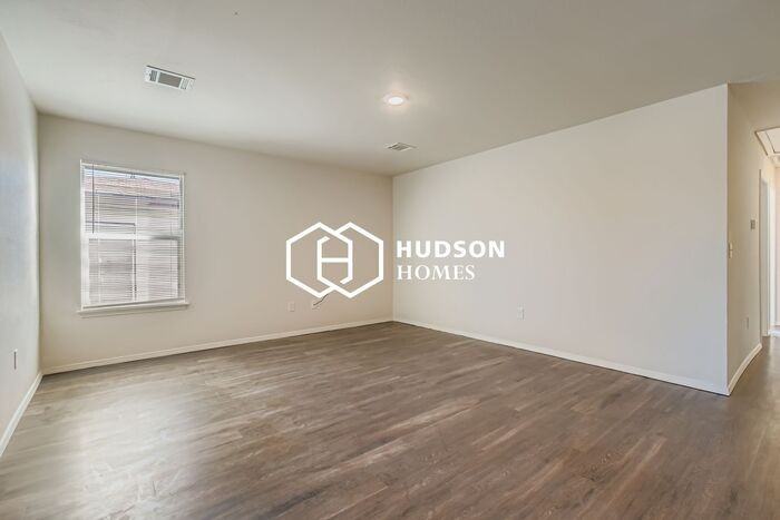 1437 Nw 17th Ave #A - Photo 4 of 14