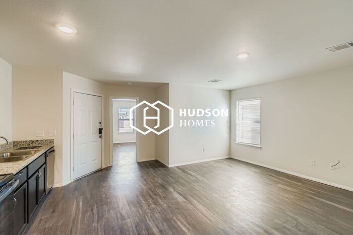 1437 Nw 17th Ave #A - Photo 5 of 14