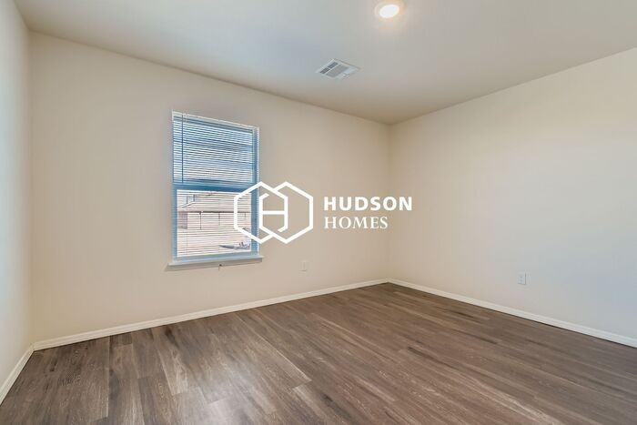 1437 Nw 17th Ave #A - Photo 7 of 14