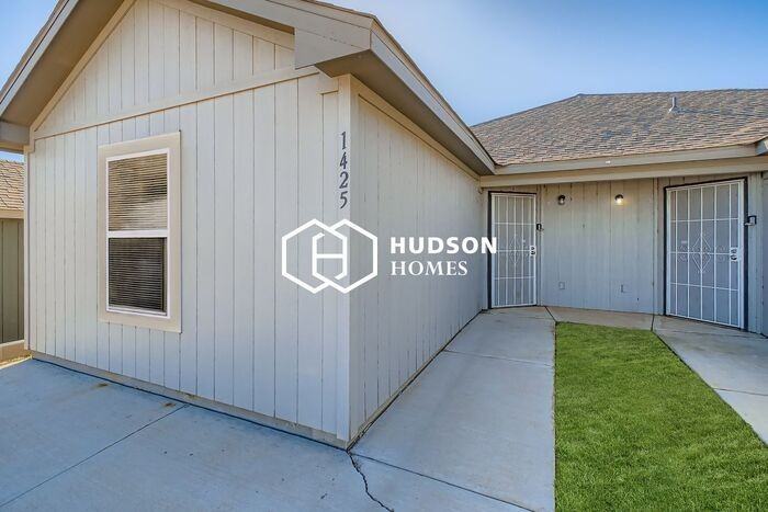 1425 Nw 16th Ave #B - Photo 3 of 14