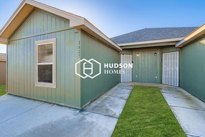 1423 Nw 16th Ave #A - Photo 3 of 14