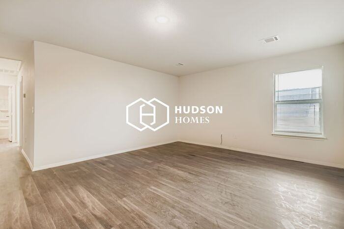 1405 Nw 10th Ave #B - Photo 4 of 14