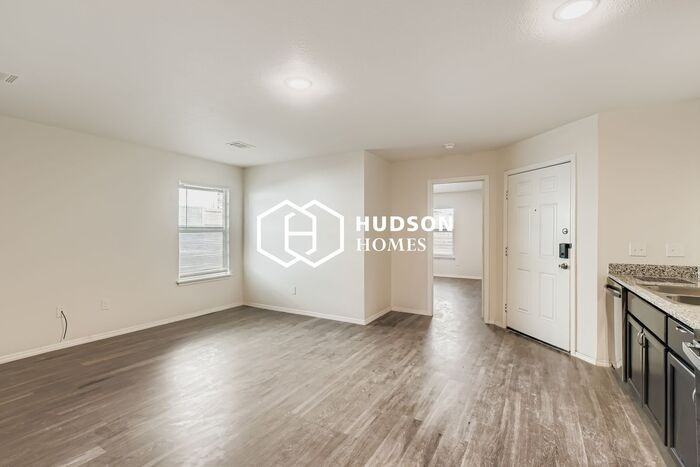 1405 Nw 10th Ave #B - Photo 5 of 14