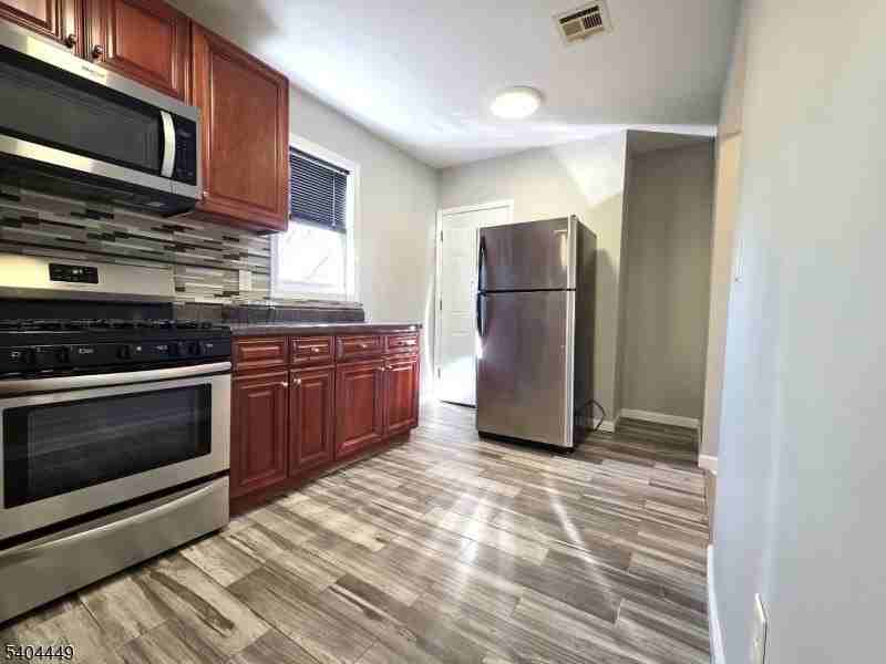 20 Yates Ave - Photo 2 of 15