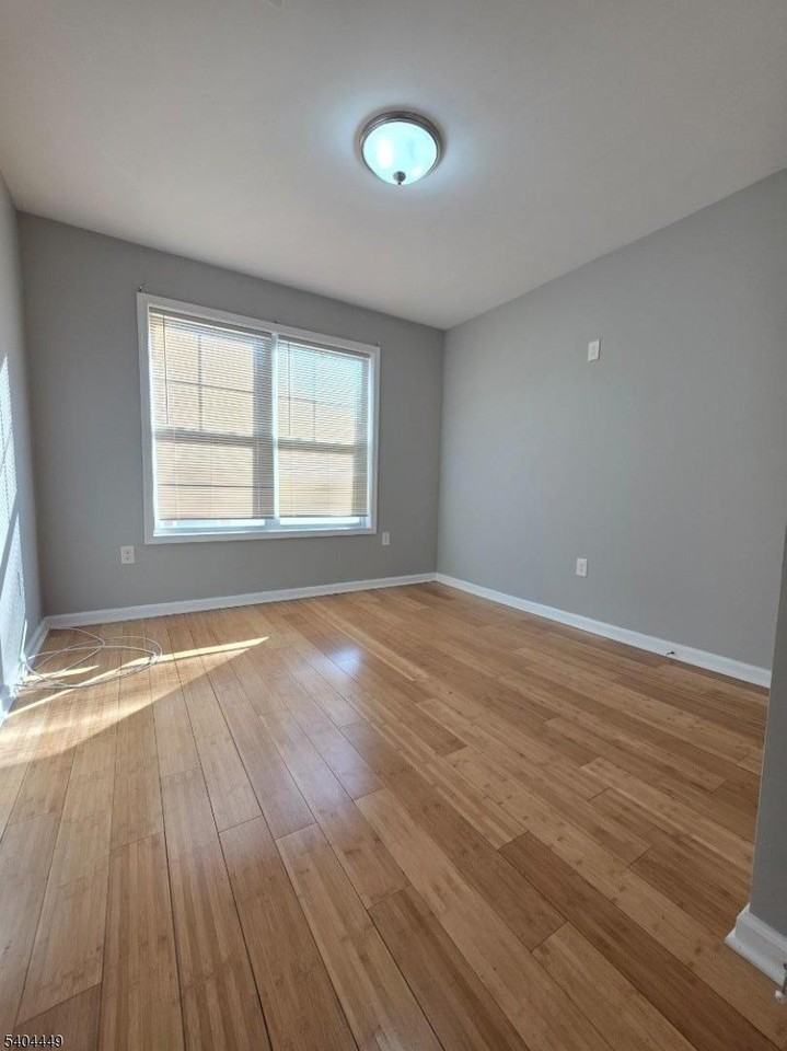 20 Yates Ave - Photo 5 of 15