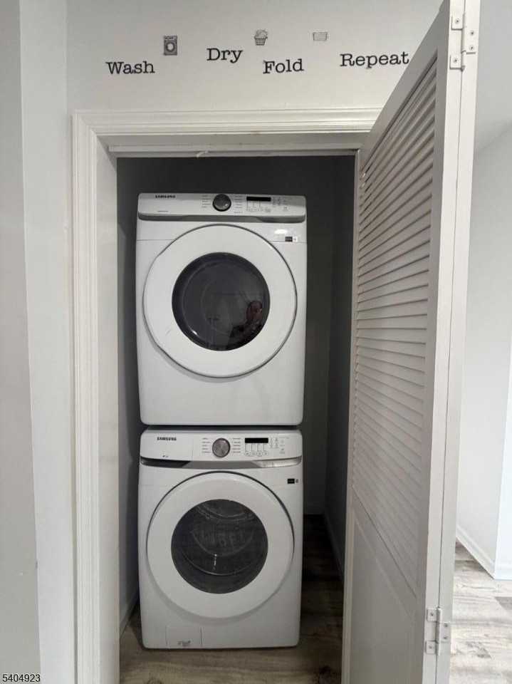 123 N Main St #2 - Photo 4 of 7