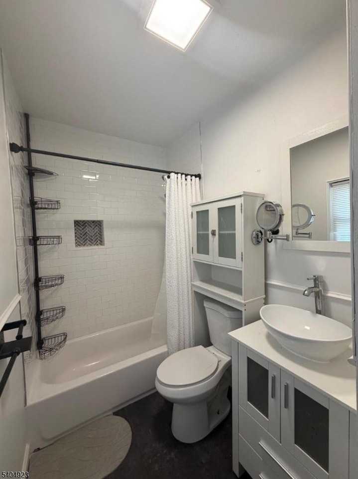 123 N Main St #2 - Photo 6 of 7