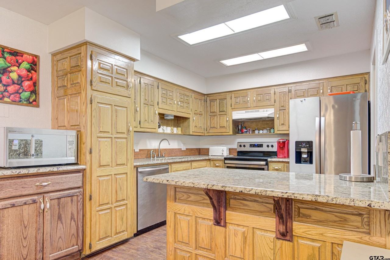 16744 Overland Stage Dr - Photo 5 of 22