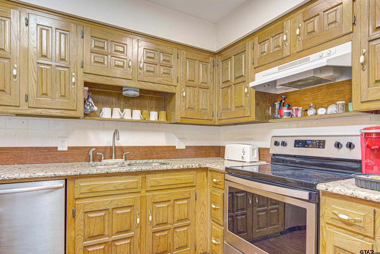 16744 Overland Stage Dr - Photo 7 of 22