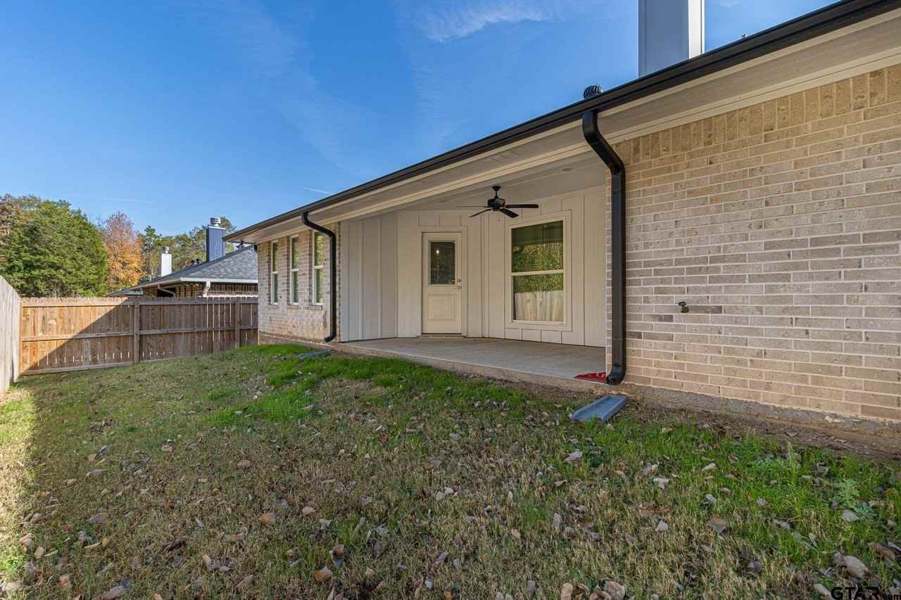 19842 Meadow West Ln - Photo 5 of 34