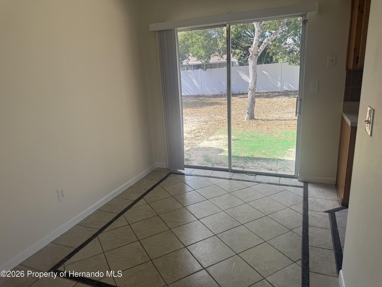 12616 Eddington Rd - Photo 5 of 15