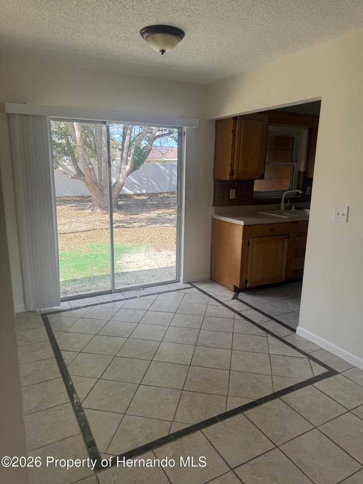 12616 Eddington Rd - Photo 6 of 15