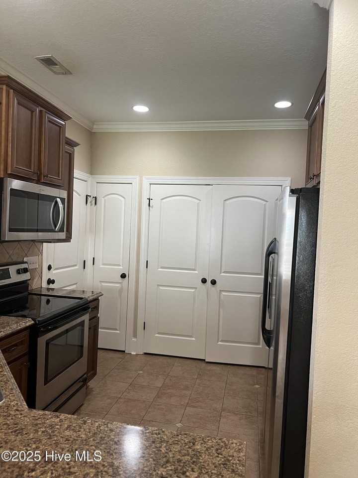 3505 Ellsworth Dr Unit A #A - Photo 5 of 30