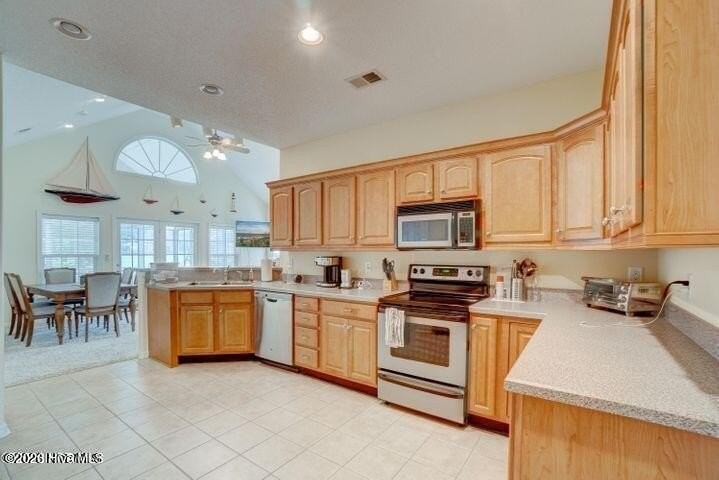 106 Ravennaside Dr Nw - Photo 3 of 27