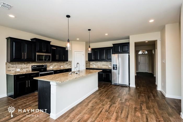 1012 Nicole Way - Photo 4 of 11