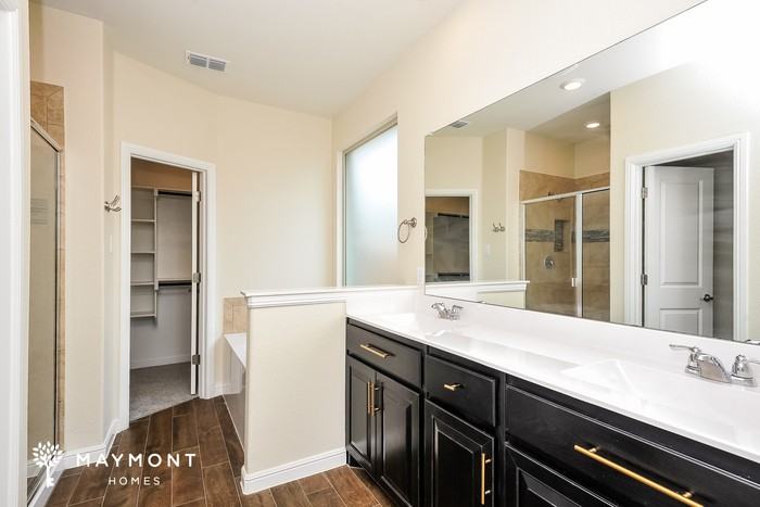 1012 Nicole Way - Photo 6 of 11