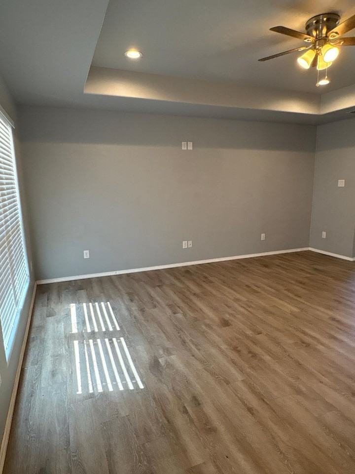 8522 11th St - Photo 2 of 16