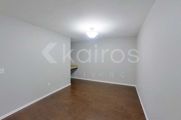 5006 E Thomas St #B - Photo 7 of 20