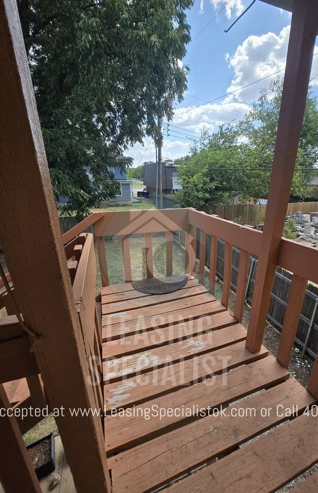 125 E Acres St #B - Photo 4 of 25