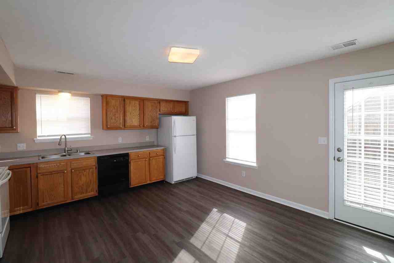 100 Aubrey Dr - Photo 5 of 18