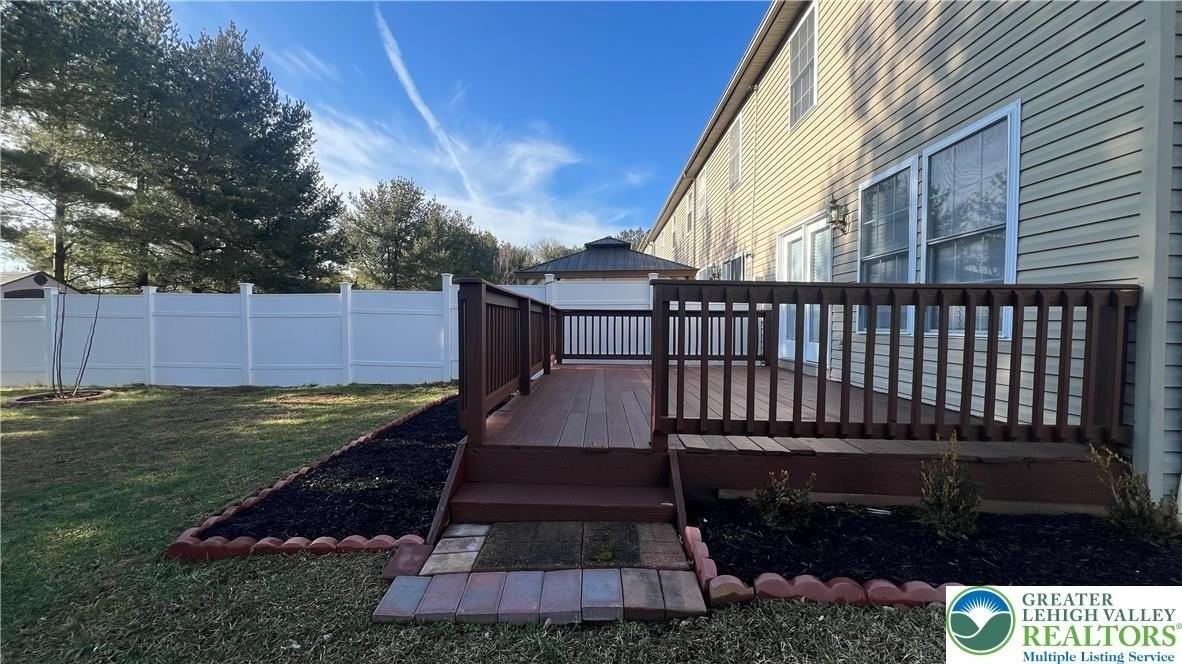 1732 Pinewind Dr - Photo 5 of 44