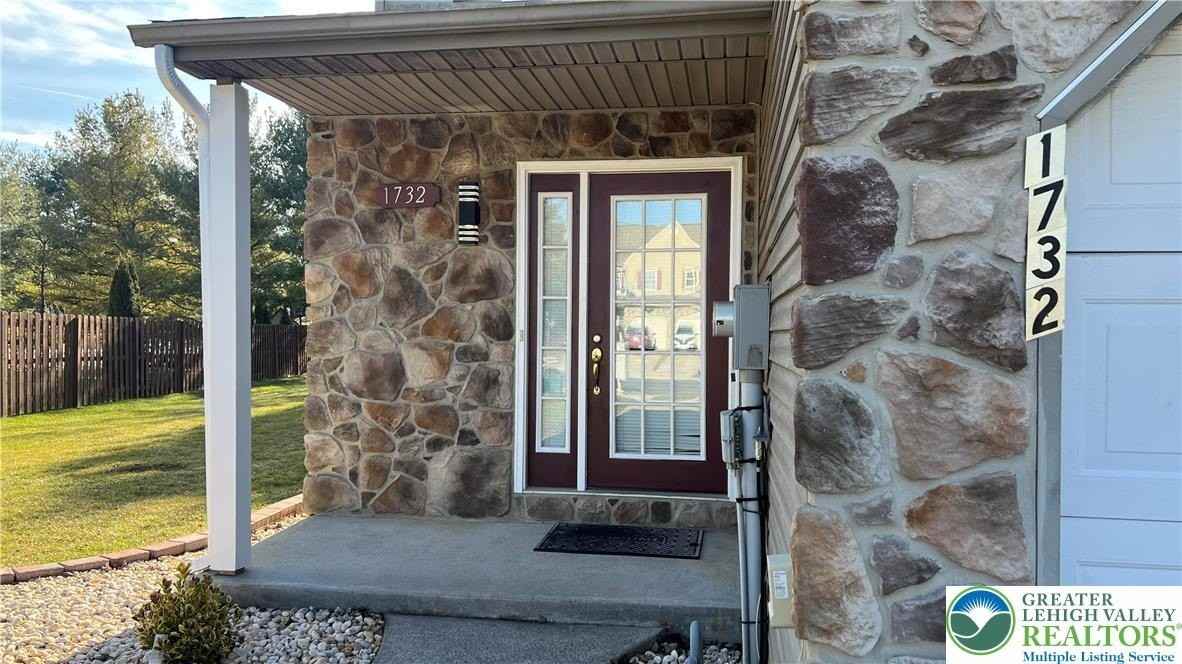 1732 Pinewind Dr - Photo 6 of 44