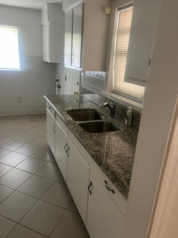 5048 Kaye Rd - Photo 7 of 19