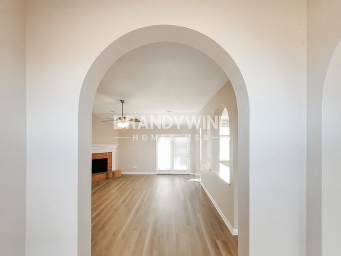 8301 Meadow Vale Dr - Photo 3 of 38