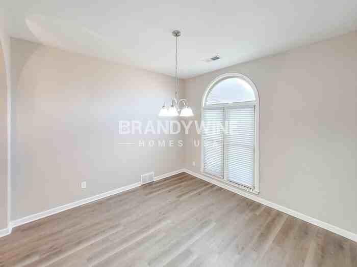 8301 Meadow Vale Dr - Photo 4 of 38