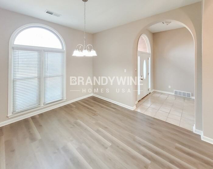 8301 Meadow Vale Dr - Photo 5 of 38