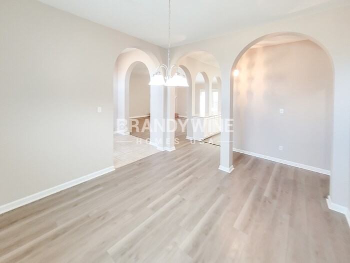 8301 Meadow Vale Dr - Photo 7 of 38