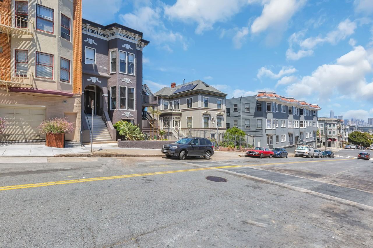 1720 Golden Gate - Photo 3 of 17
