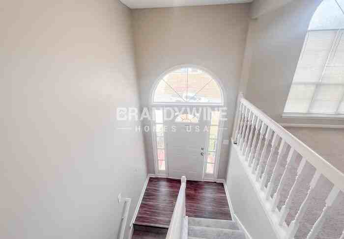 1570 Smithson Dr - Photo 3 of 40