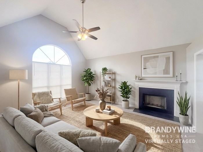 1570 Smithson Dr - Photo 4 of 40