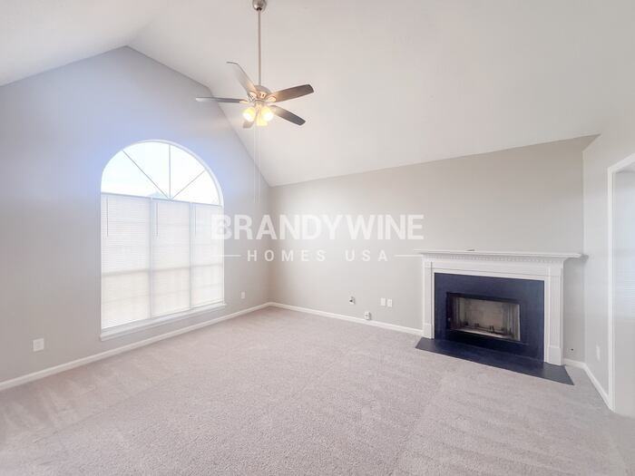 1570 Smithson Dr - Photo 5 of 40