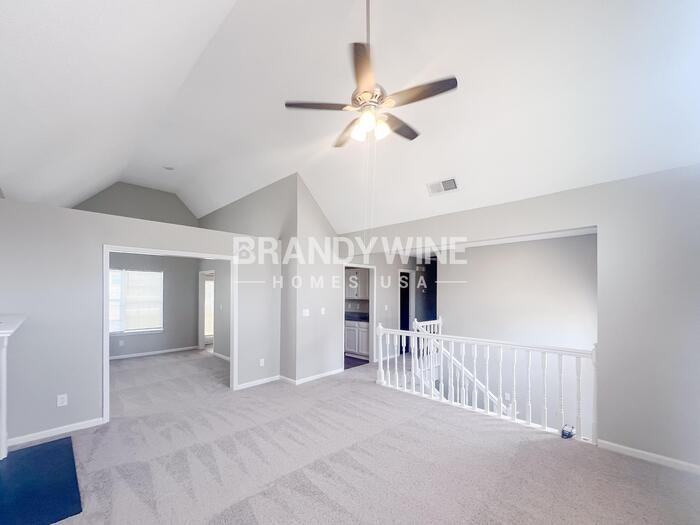 1570 Smithson Dr - Photo 7 of 40