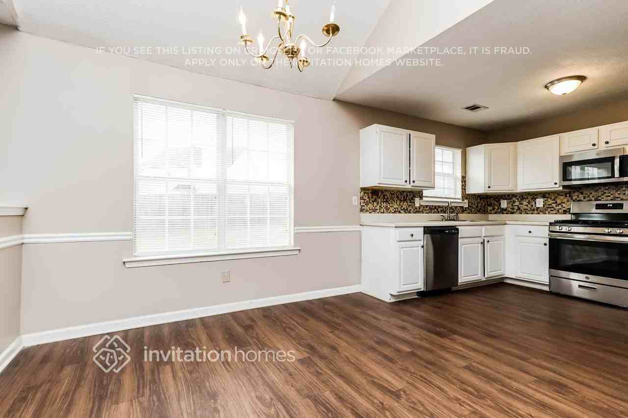 85 Hazelhurst Dr - Photo 5 of 18