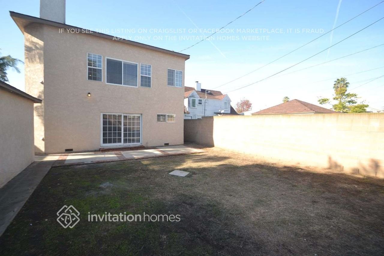 8900 S 11th Ave - Photo 2 of 4