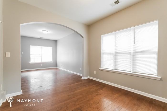 2003 Reynolds Dr Sw - Photo 5 of 12