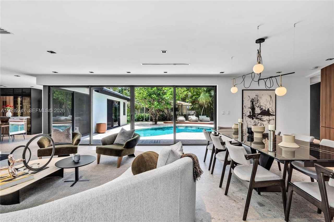 2500 Bayview Dr - Photo 3 of 50