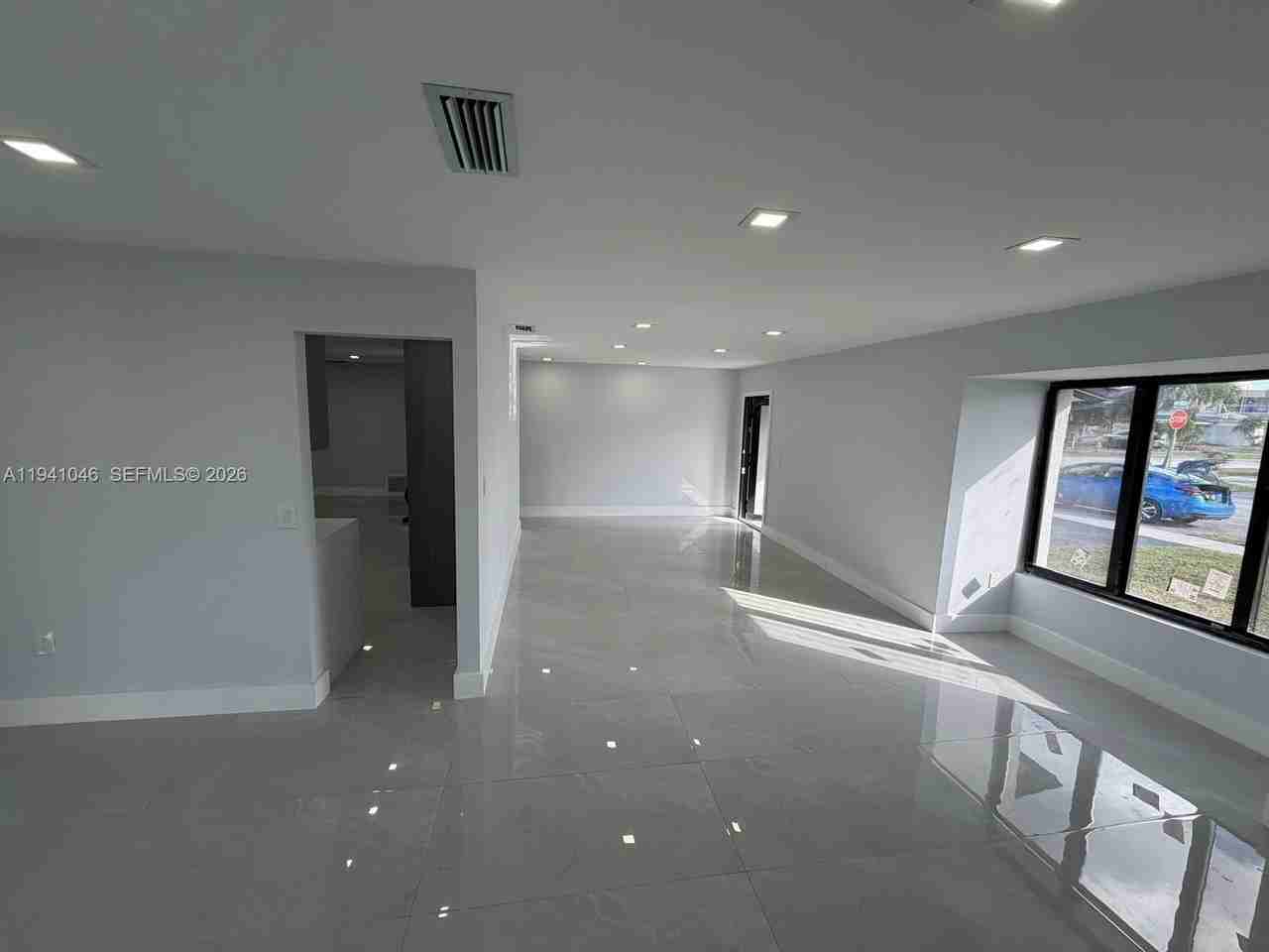 10581 Nw 28th Mnr - Photo 4 of 6