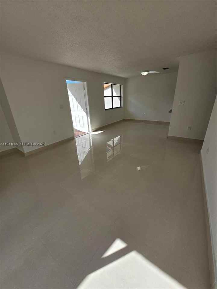 14827 Sw 80th St #201 - Photo 3 of 37