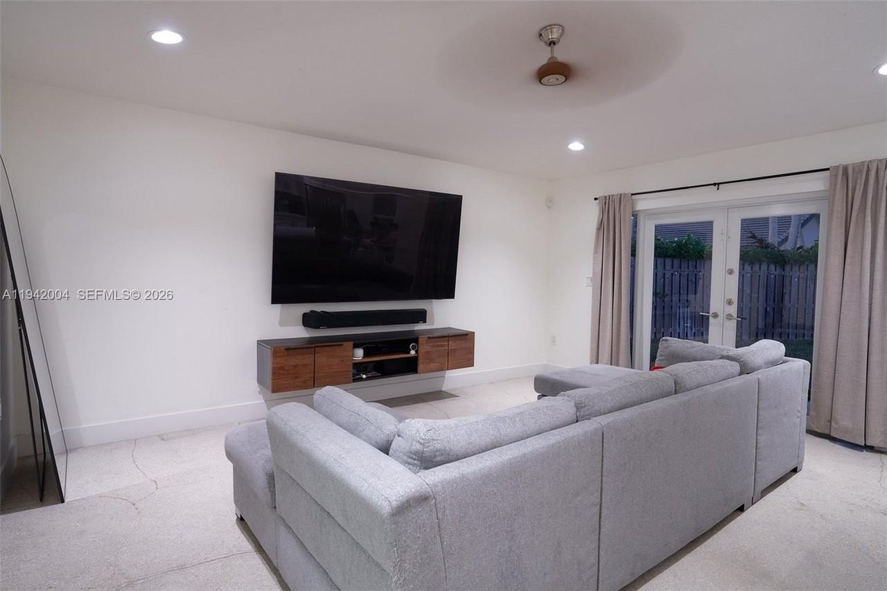 15213 Sw 141st St - Photo 4 of 18