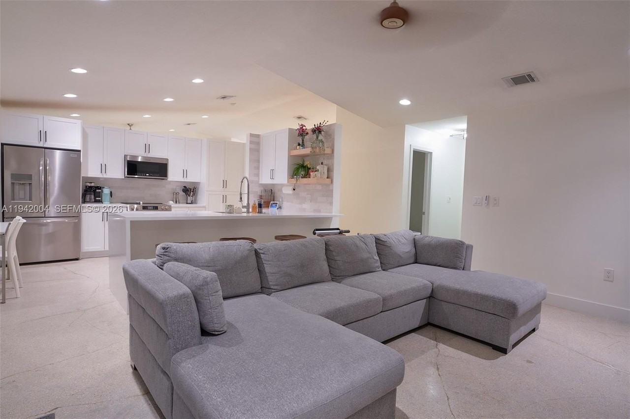 15213 Sw 141st St - Photo 5 of 18