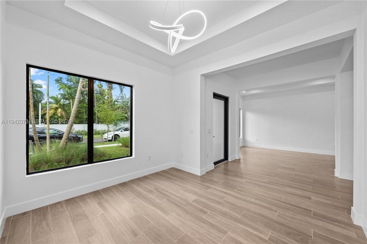 12190 Rhino Oaks Dr - Photo 2 of 9