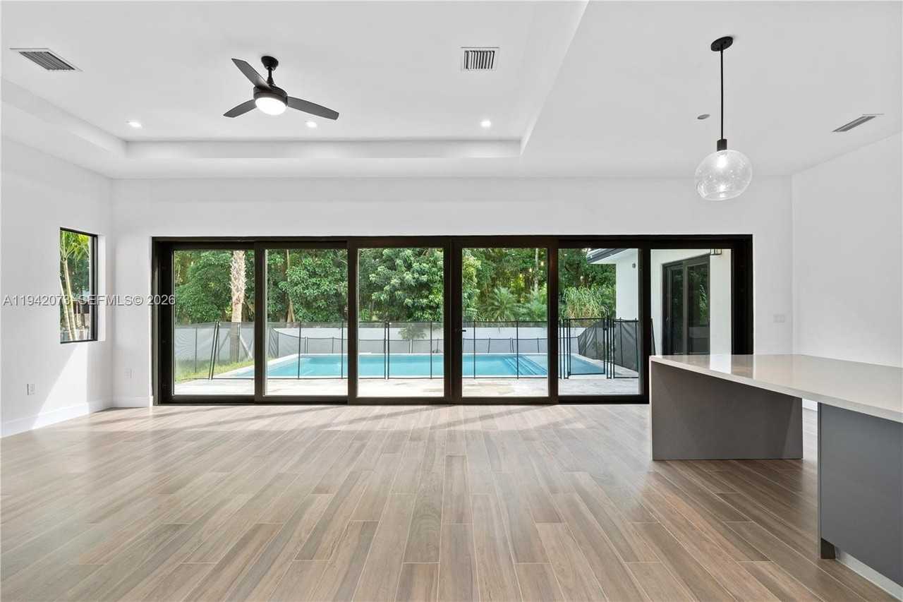 12190 Rhino Oaks Dr - Photo 7 of 9