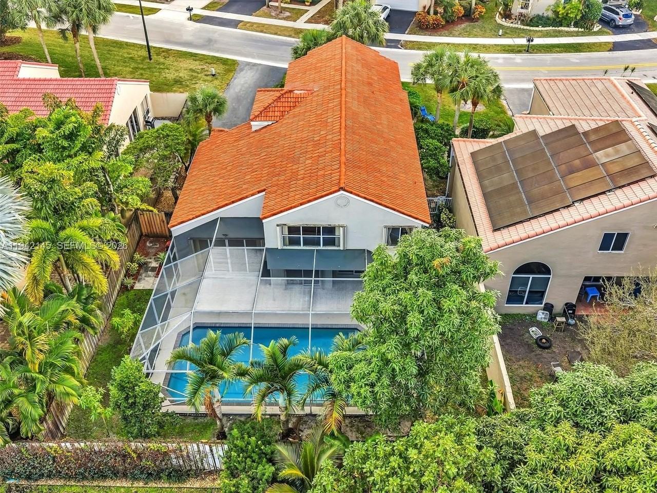 6365 Nw 77th Pl - Photo 2 of 36